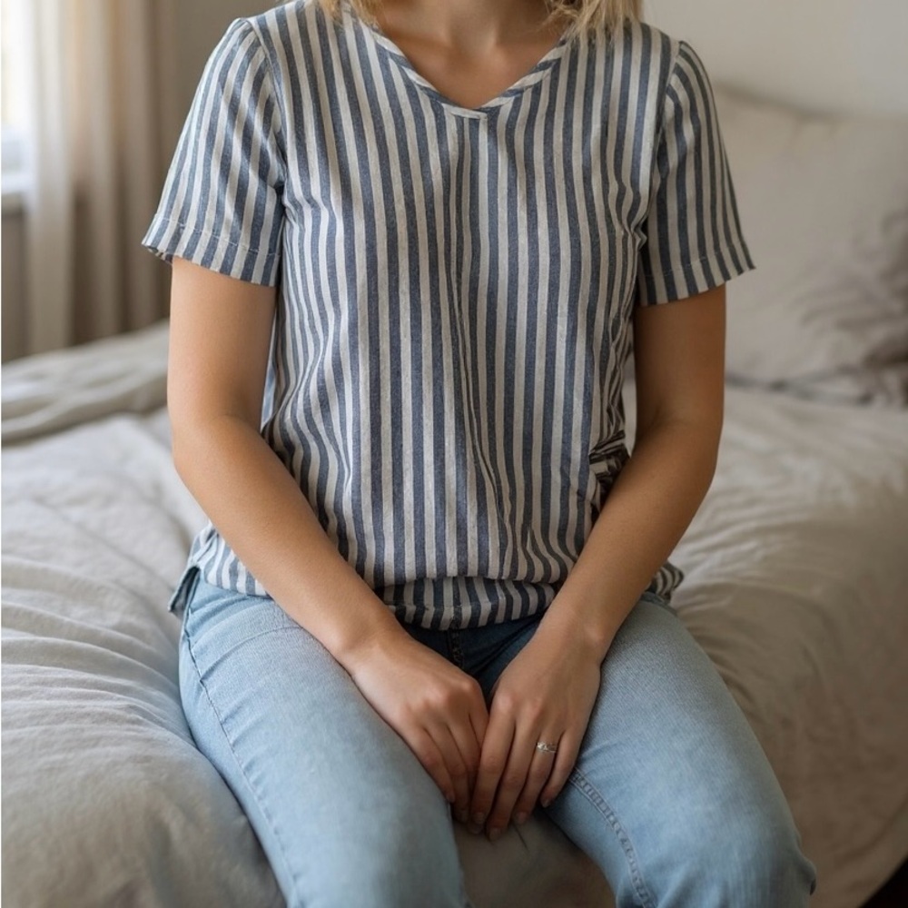 Ellen Tracy 100% Linen Striped Top – Size S
